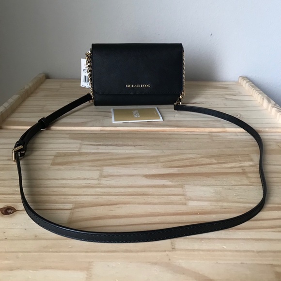 Michael Kors Purse🎈🎈 - Picture 3 of 11